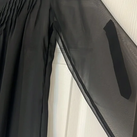 NWOT Romeo & Juliet Couture sheer blouse - Picture 5 of 12